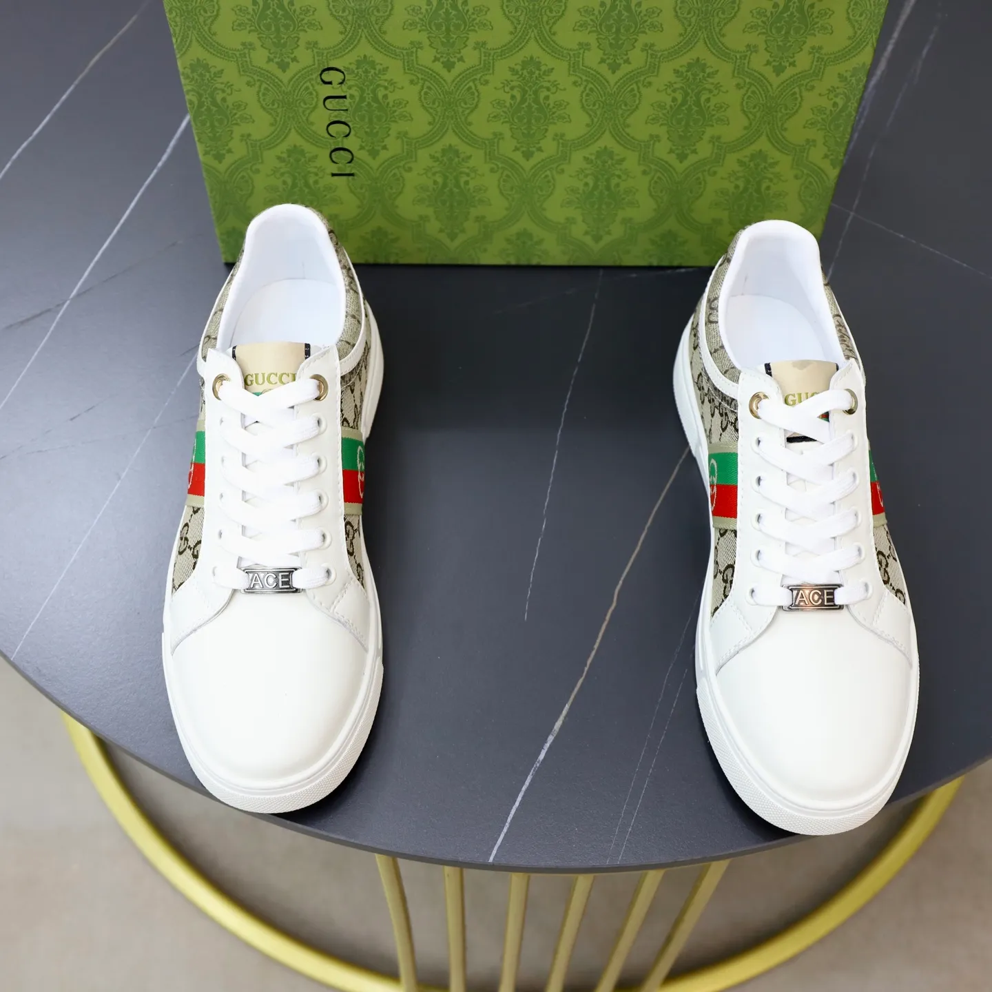 Ex-factory price: 440💰🙅‍♂️🙅‍♂️🙅‍♂️ Brand: GUCCI Standard code: 38-44 (45 customized) Grade: Same as the official website Material: Original material splicing Comfortable and breathable lining Lightweight and wear-resistant sports outsole Style category: Men's fashionable casual shoes Running sneakers Distinguished luxury brand elements Top luxury Color: actual picture color